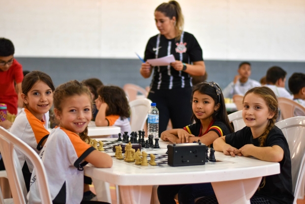 Curso G9 conquista 3 títulos no Mineiro de Xadrez Escolar